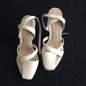 BCBGMAXAZRIA Women shoe